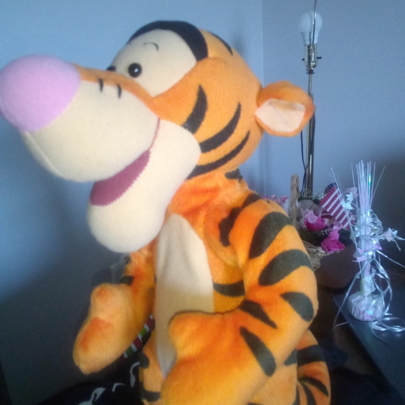 Bouncing Tigger - Picture 3 of 3